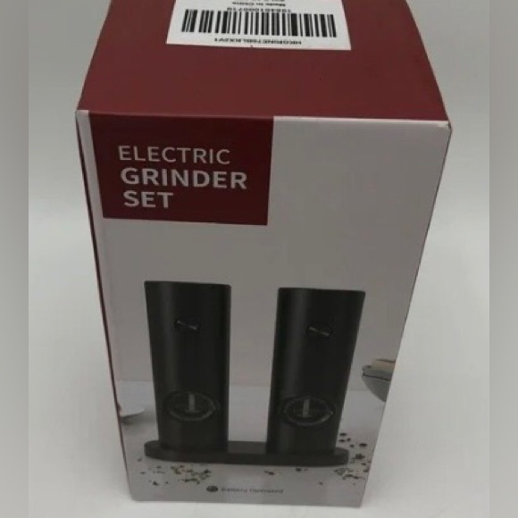 Black Electric Salt and Pepper Grinder Set - Picture 4 of 12